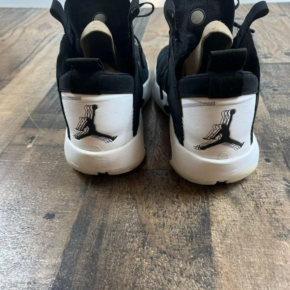 Air Jordan 34 Eclipse Black White AR3240-001 Air Jordan 34 Eclipse Basketbal